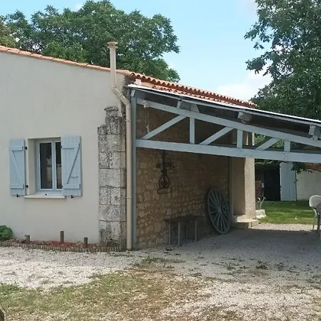 Le Clos Des Chevaliers Pons Exterior photo